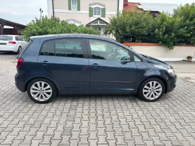 Gebraucht VW Golf VI Team 122 PS (89 kW) 2010 Blau Kleinwagen