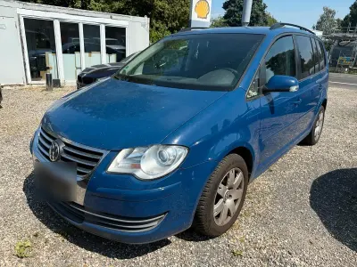 Gebraucht VW Touran 140 PS (102 kW) 2008 Blau Van / Kleinbus