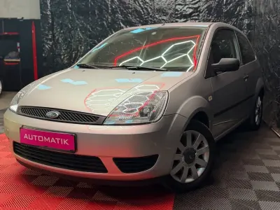 Gebraucht Ford Fiesta Futura 80 PS (58 kW) 2004 Silber Kleinwagen
