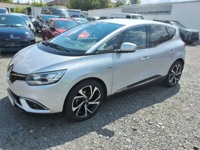 Gebraucht Renault Scénic Bose Edition 132 PS (97 kW) 2017 Silber Van / Kleinbus