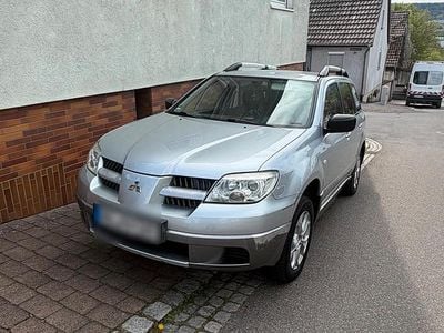 Second-hand Mitsubishi Outlander 147 CP (108 kW) 2005 Gri SUV