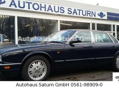 Second-hand Jaguar XJ Sovereign 241 CP (177 kW) 1995 Albastru Berlinǎ