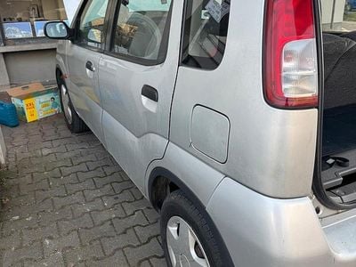 Grau Gebraucht 2001 Suzuki Swift Kleinwagen | 2.500 €