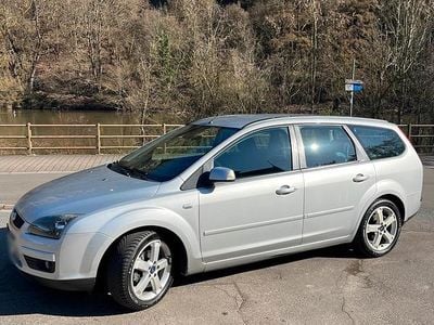 Gebraucht Ford Focus Titanium 115 PS (84 kW) 2007 Silber Kombi