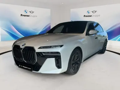 Neu BMW 740 Shadowline 299 PS (219 kW) 2026 Weiß Limousine