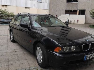 BMW 525