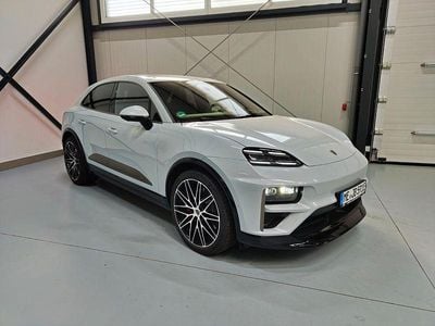 Gebraucht Porsche Macan Turbo 469 kW (639 PS) 2024 Grau SUV
