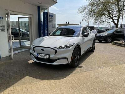 Gebraucht Ford Mustang Mach-E 258 kW (351 PS) 2023 Weiß mit perleffekt SUV