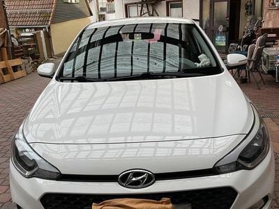 Gebraucht Hyundai i20 GO! 75 PS (55 kW) 2016 Weiß Kleinwagen