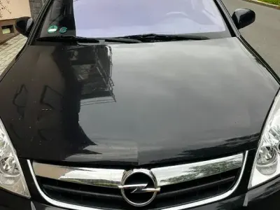 Gebraucht Opel Signum Edition+ 150 PS (110 kW) 2008 Schwarz Kleinwagen