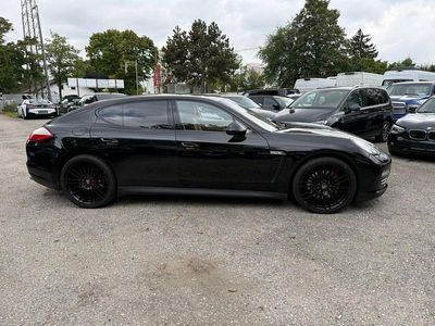 Porsche Panamera 4