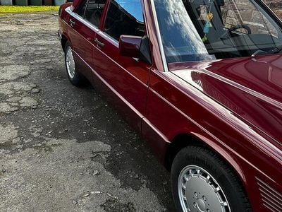 Gebraucht Mercedes 190 126 PS (92 kW) 1992 Andere farben Limousine