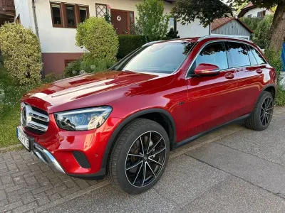 Gebraucht Mercedes GLC300e 320 PS (235 kW) 2021 Rot SUV