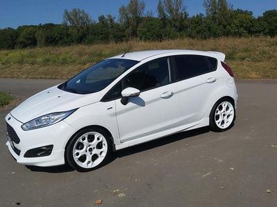 Gebraucht Ford Fiesta ST-Line 95 PS (69 kW) 2016 Weiß Kleinwagen