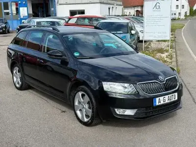 Gebraucht Skoda Octavia Ambition 180 PS (132 kW) 2015 Schwarzmagic perleffekt Kombi