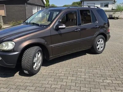 Gebraucht Mercedes ML500 292 PS (214 kW) 2003 Braun SUV
