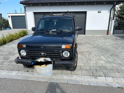 Lada Urban