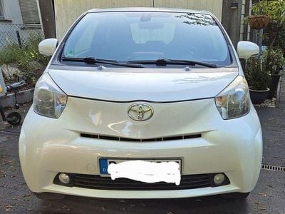 Toyota iQ