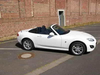 Gebraucht Mazda MX5 Center-Line 126 PS (92 kW) 2010 Weiß Cabrio