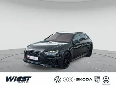 Gebraucht Audi RS4 Ambiente 450 PS (330 kW) 2023 Mythosschwarz metallic Kombi