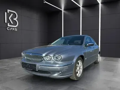 Käytetty Jaguar X-type Executive 146 HP (107 kW) 2006 Sininen Sedan