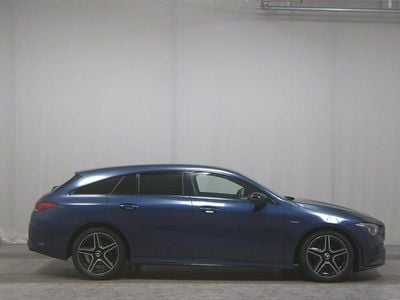 Blau Gebraucht 2021 Mercedes CLA200 Shooting Brake AMG line Kombi | 19.380 € (Guter Preis)