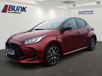 Rot Gebraucht 2021 Toyota Yaris Hybrid Style Limousine | 19.980 € (Fairer Preis)