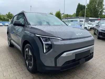 Neu Kia EV3 Air 150 kW (204 PS) 2026 Grau SUV