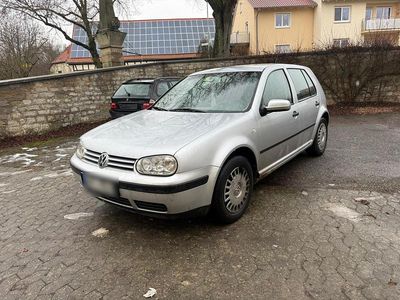Grau Gebraucht 2002 VW Golf Limousine | 780 € (Guter Preis)