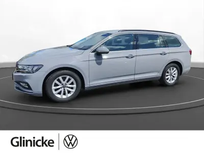 Gebraucht VW Passat Business 150 PS (110 kW) 2023 Mondsteingrau Kombi