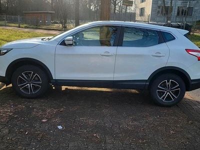 Gebraucht Nissan Qashqai 115 PS (84 kW) 2016 Weiß SUV