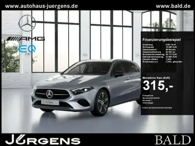 Używany Mercedes A220 Night 190 KM (139 kW) 2024 Srebrny Sedan/Limuzyna