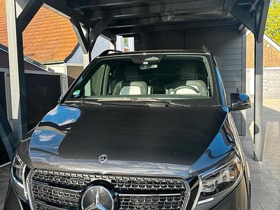 Gebraucht Mercedes V300 AMG line 236 PS (173 kW) 2024 Grau Van / Kleinbus