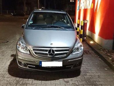 Beige Gebraucht 2006 Mercedes B200 Van / Kleinbus | 8.500 €