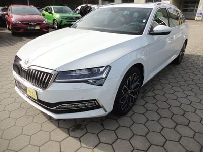 Gebraucht Skoda Superb LAURIN & KLEMENT 200 PS (147 kW) 2021 Weiß Kombi