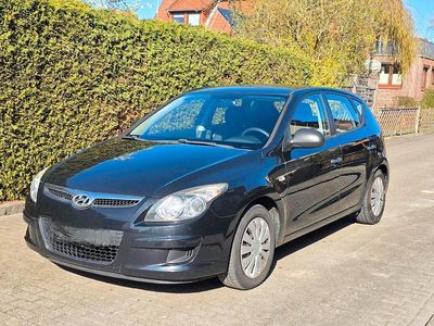Gebraucht Hyundai i30 80 PS (58 kW) 2010 Schwarz Limousine