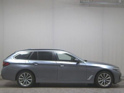 Gebraucht BMW 530e Sport Line 292 PS (214 kW) 2021 Grau Kombi