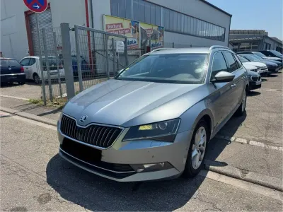 Gebraucht Skoda Superb Style 150 PS (110 kW) 2019 Grau Kombi