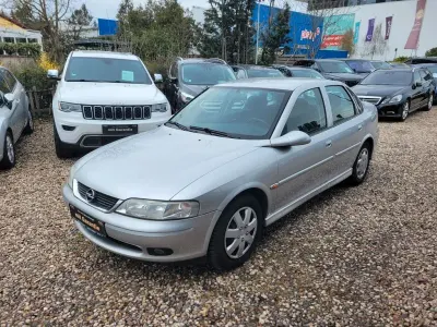 Occasion Opel Vectra Selection 101 ch (74 kW) 2001 Argent Berline