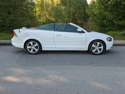 Begagnad Volvo C70 Momentum 136 HK (100 kW) 2010 Svart Cab