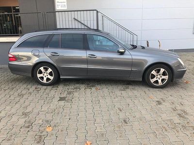Grau Gebraucht 2005 Mercedes E280 Kombi | 2.300 €
