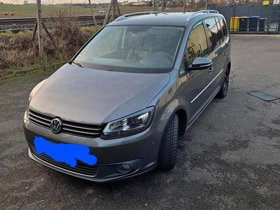 Gebraucht VW Touran 140 PS (102 kW) 2013 Grau Van / Kleinbus