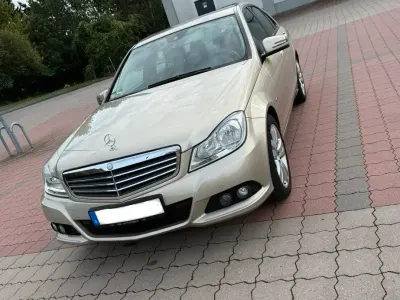 Gebraucht Mercedes C180 120 PS (88 kW) 2013 Gold Limousine