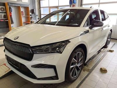 Moonweiss metallic Gebraucht 2022 Skoda Enyaq iV SportLine SUV | 31.905 € (Fairer Preis)