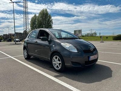 Usata Toyota Yaris 101 CV (74 kW) 2009 Grigio Utilitaria
