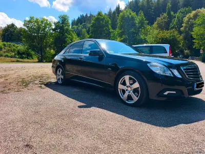 Gebraucht Mercedes E350 AMG 231 PS (169 kW) 2009 Schwarz Limousine