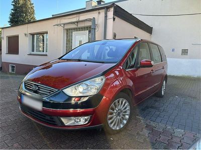 Usata Ford Galaxy Ghia 140 CV (102 kW) 2009 Rosso Monovolume