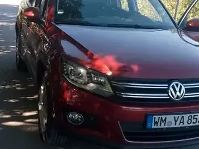 Gebraucht VW Tiguan Trendline 160 PS (117 kW) 2012 Rot SUV