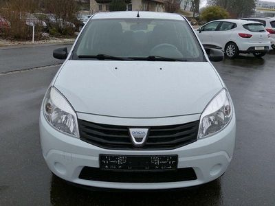 Weiß Gebraucht 2009 Dacia Sandero Kleinwagen | 900 € (Fairer Preis)