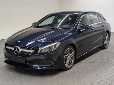 Gebraucht Mercedes CLA200 Shooting Brake AMG line 156 PS (114 kW) 2017 Blau Kombi